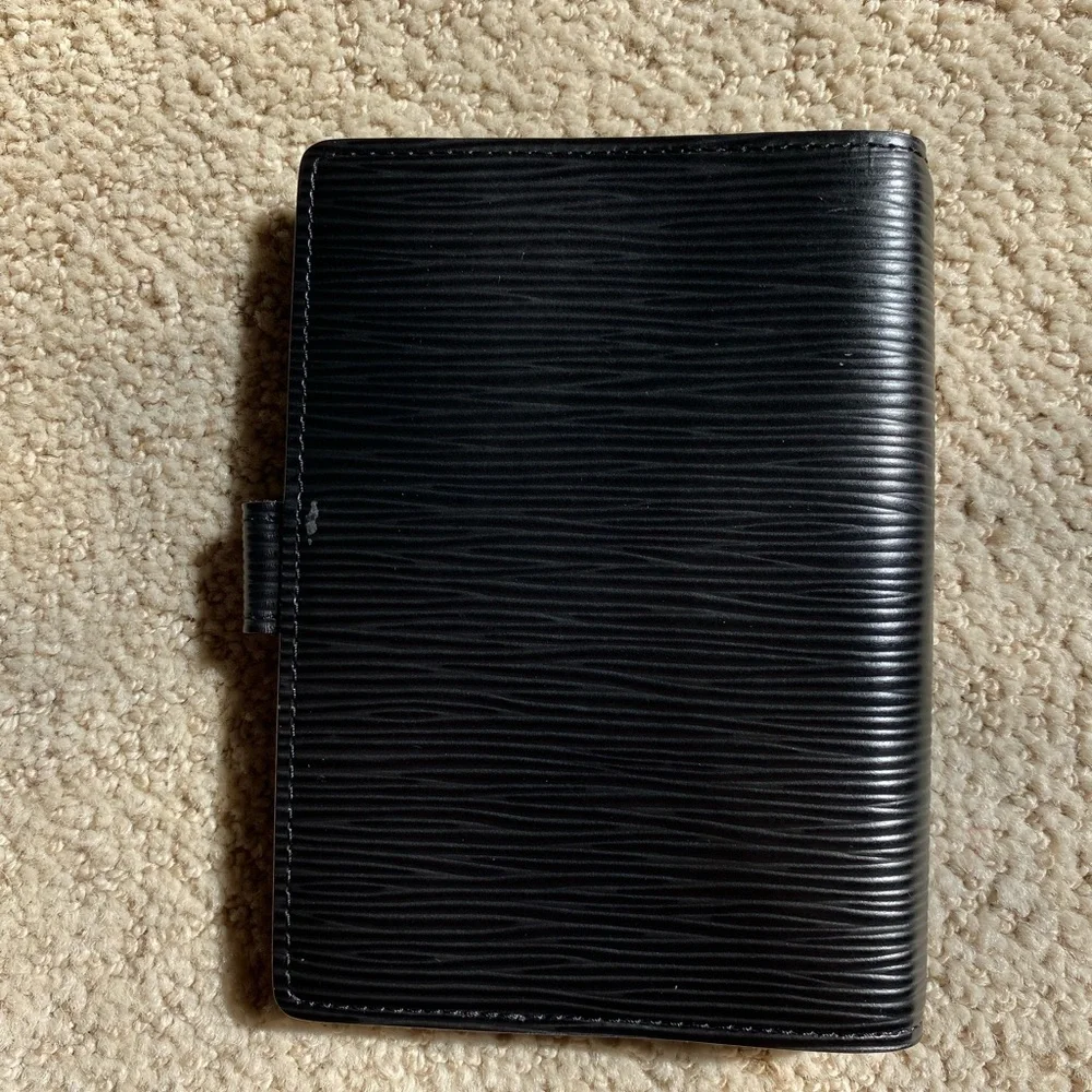 Authentic Louis Vuitton Epi leather Agenda Cover black silver - Picture 3 of 13